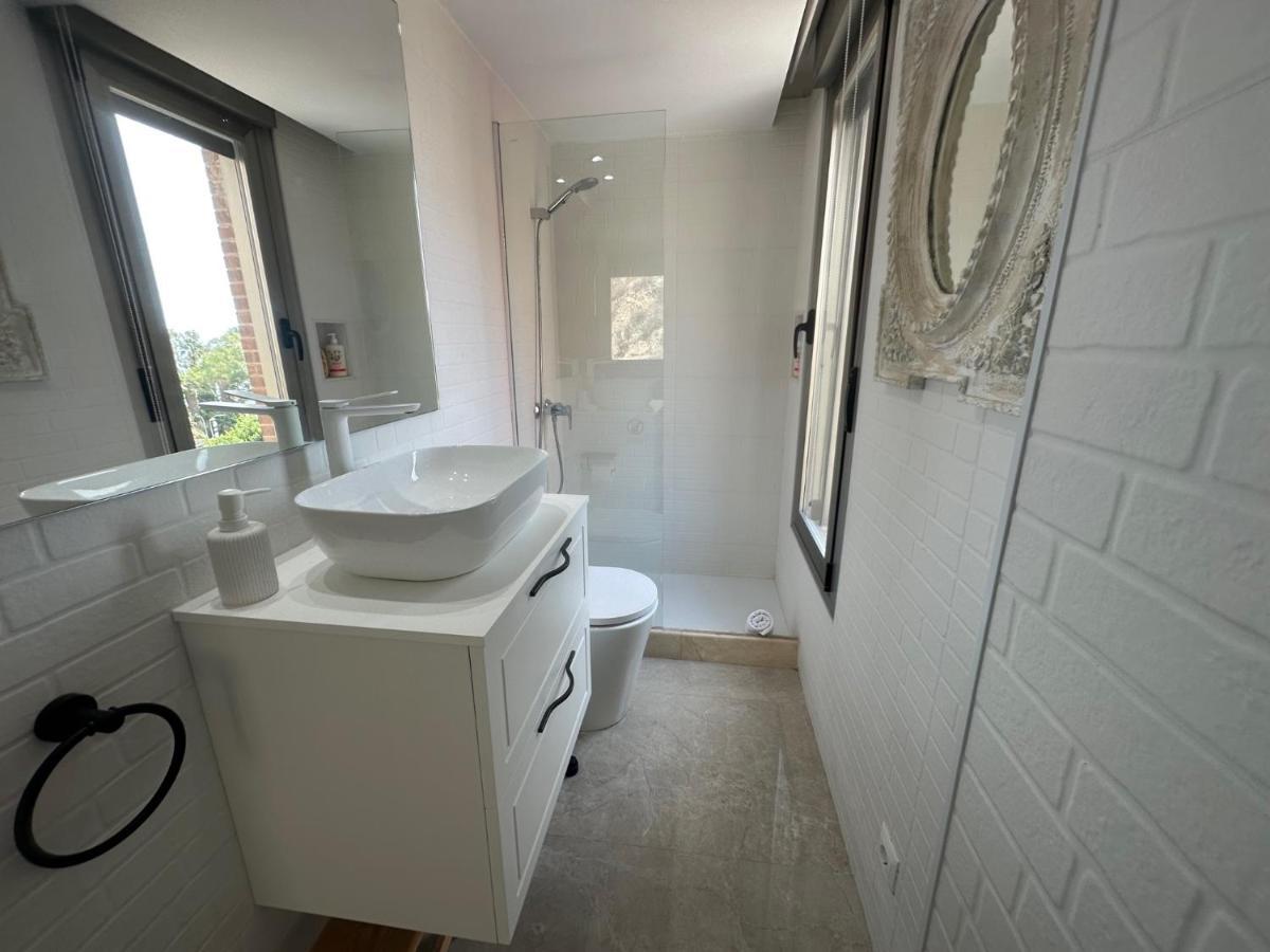 Penthouse Puerta De Pedregalejo Apartment Malaga Exterior photo
